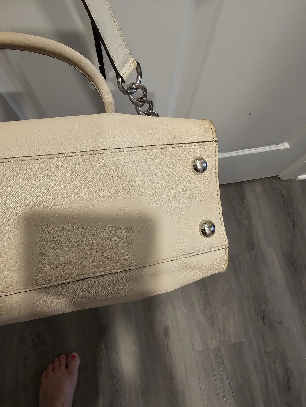 Michael Kors Stylish Cream Leather Satchel Handbag - Women's Shoulder